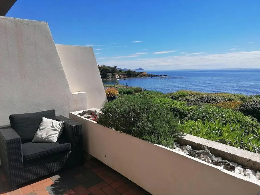 Appartement Corail, Vue Plongeante Sur La Mer Frejus Apartment